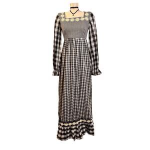 Vintage Homemade Long Sleeve Gingham Daisy Maxi Dress